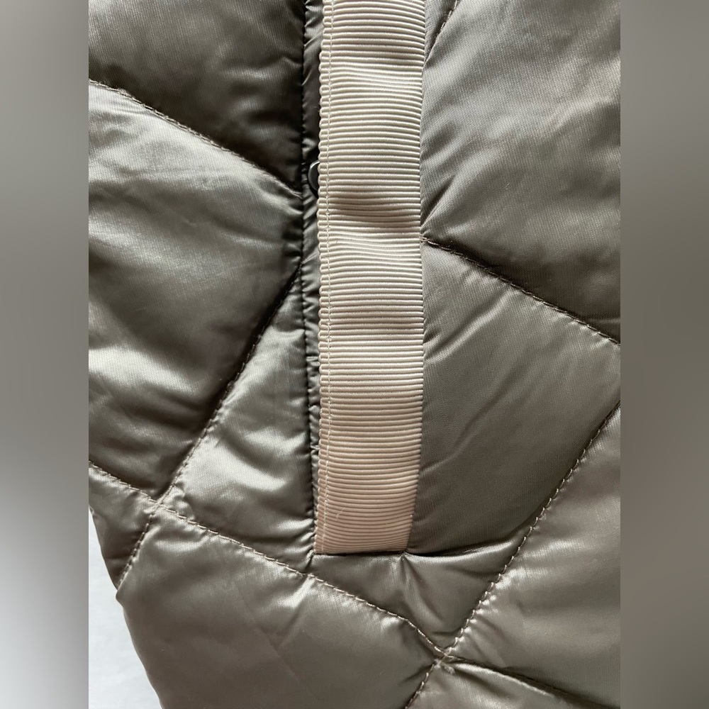 lululemon The Fluffiest Vest - REVERSIBLE! - Picture 8 of 15